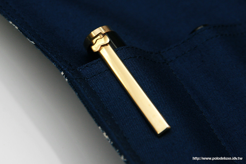 pouch06